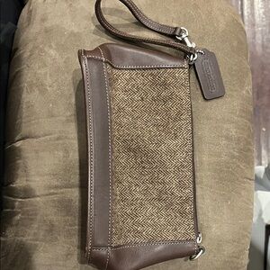 Excellent condition Vintage Coach Brown Leather and Woven